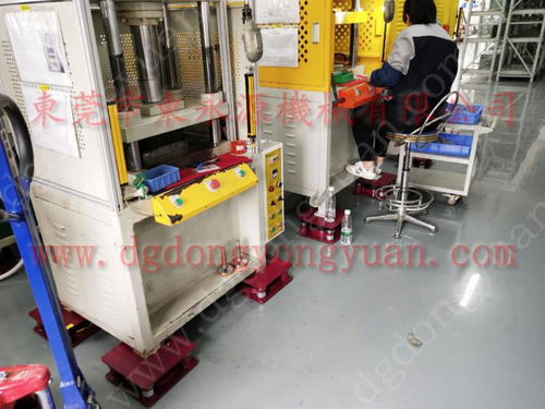 立式注塑機(jī)減振臺(tái)與焊管液壓打孔機(jī)減震墊 為何選錦德萊壓花機(jī)？
